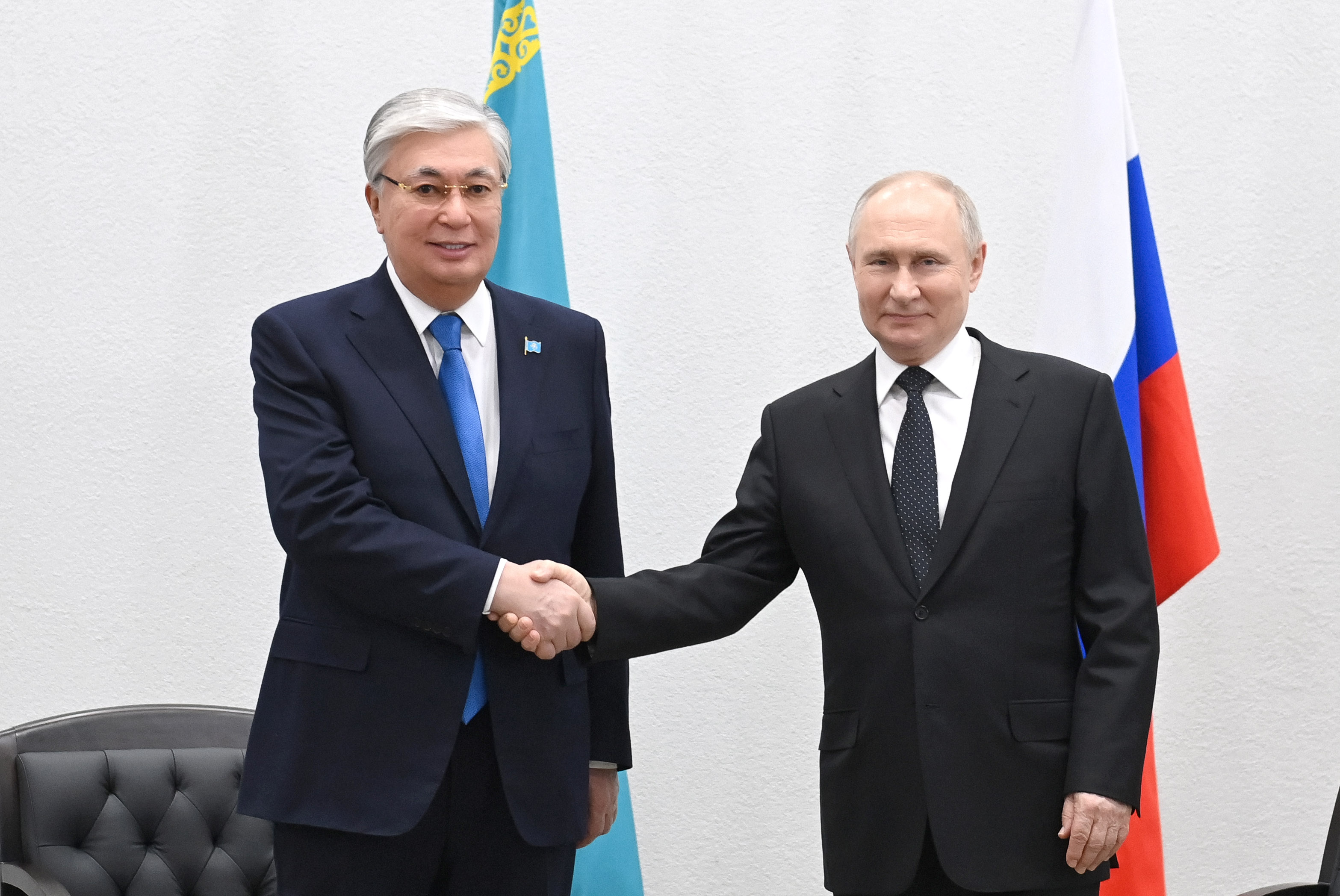 The President of Kazakhstan holds a meeting with Vladimir Putin