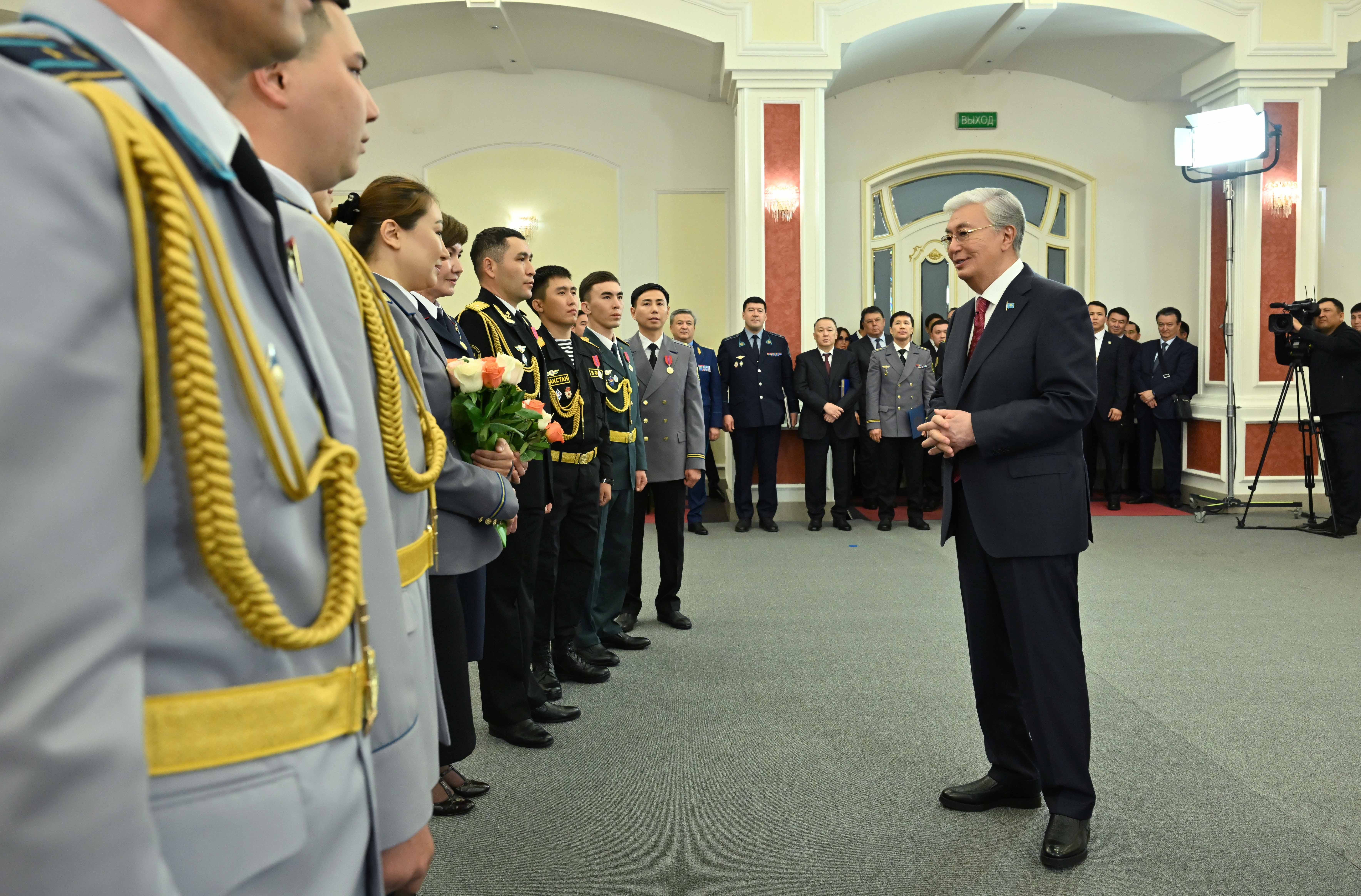 Мемлекет басшысы Маңғыстау облысы құқық қорғау органдарының қызметкерлерін марапаттады