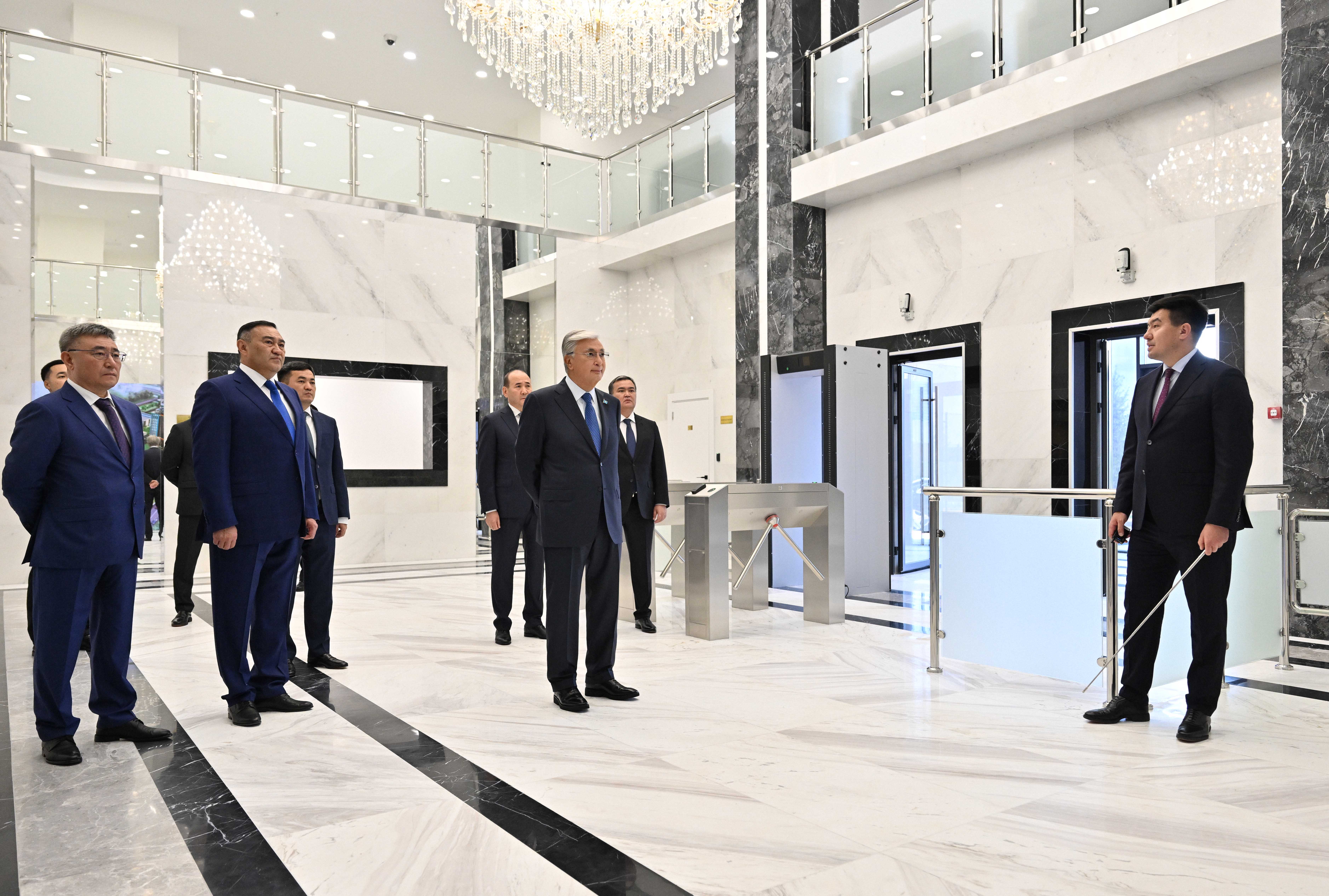 Президент посетил новое здание ДКНБ по городу Астане