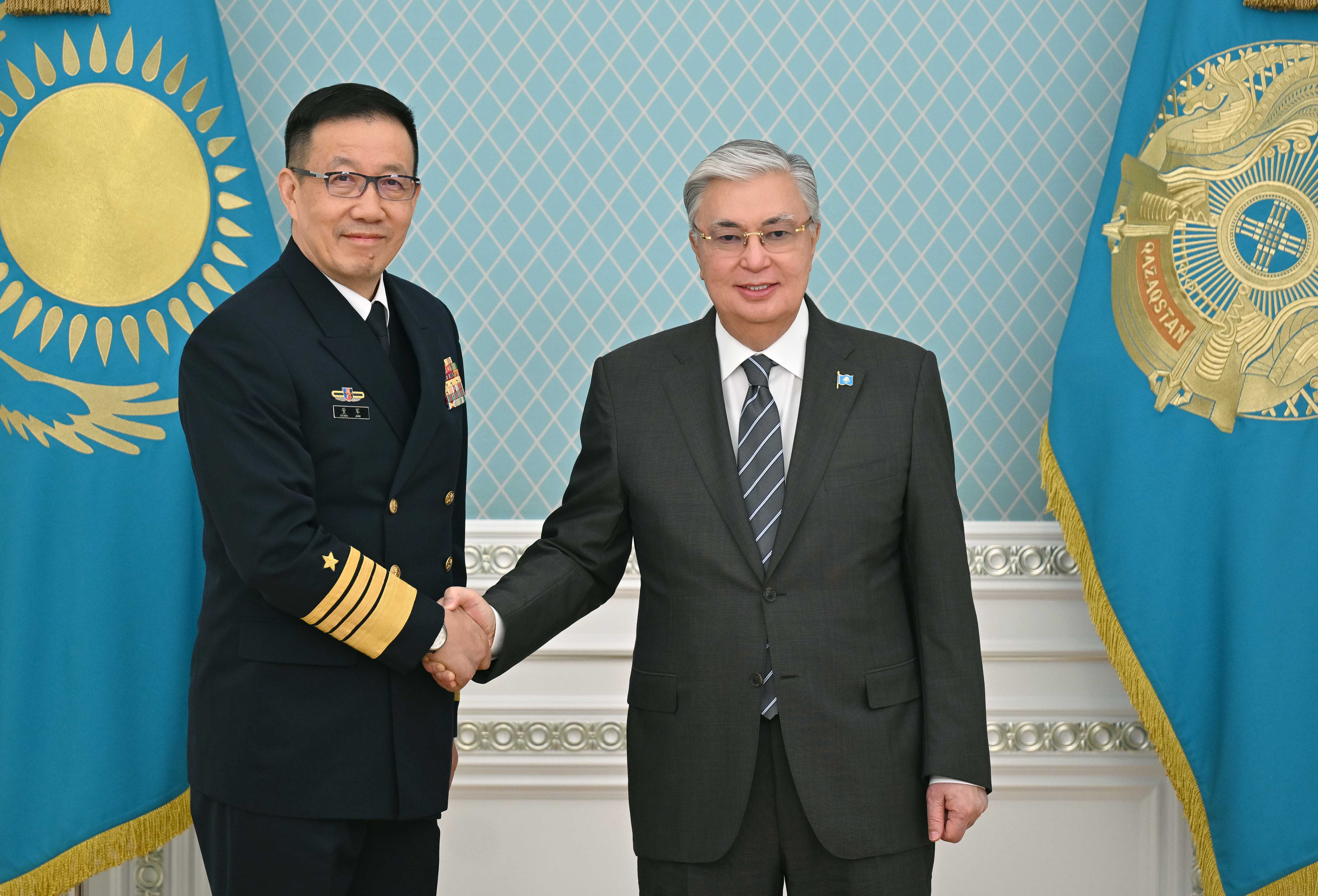 The Head of State receives Chinese Defence Minister Dong Jun