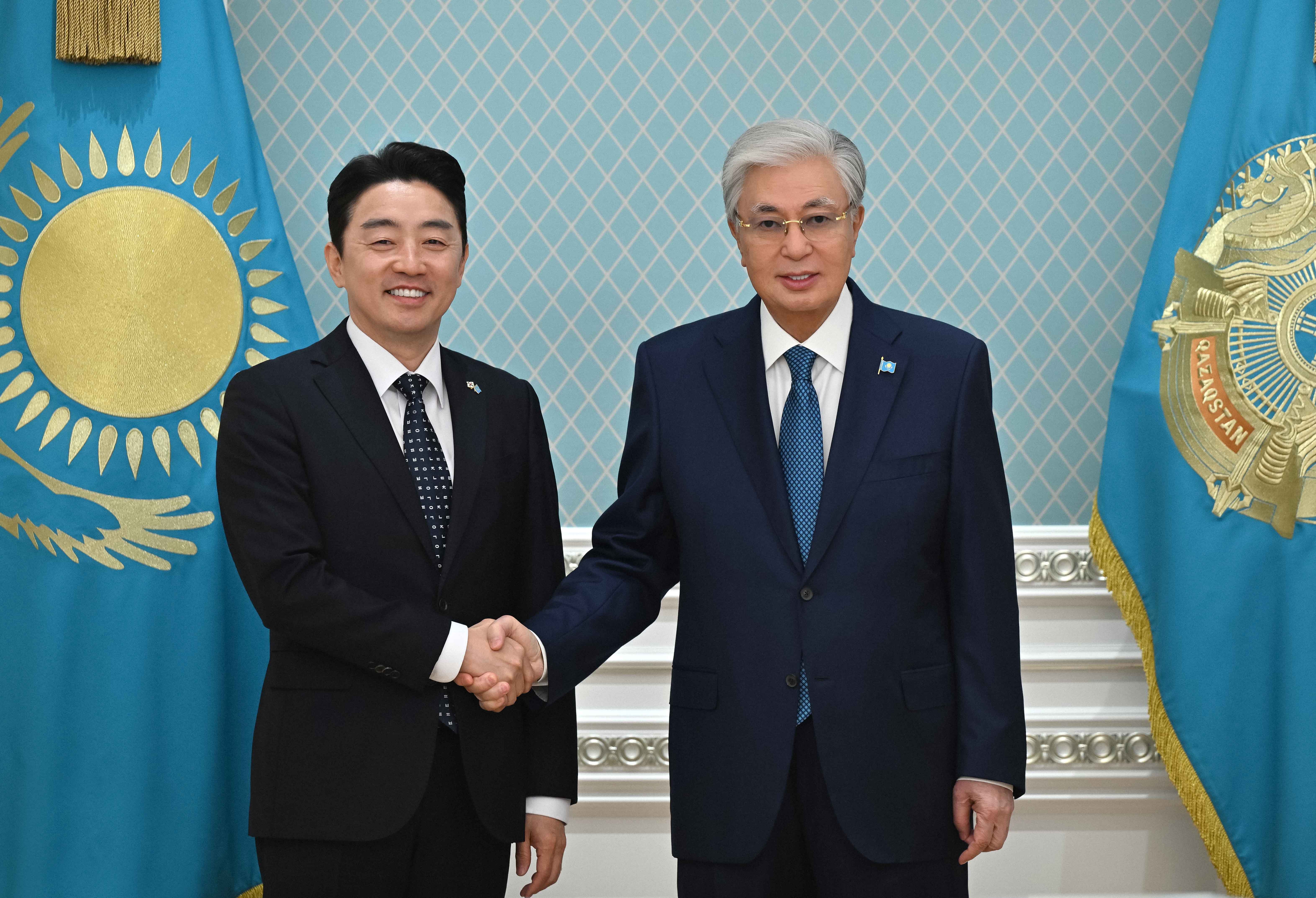Kassym-Jomart Tokayev receives Special Envoy of the Korean President and Chief of Staff Kang Hoon-sik