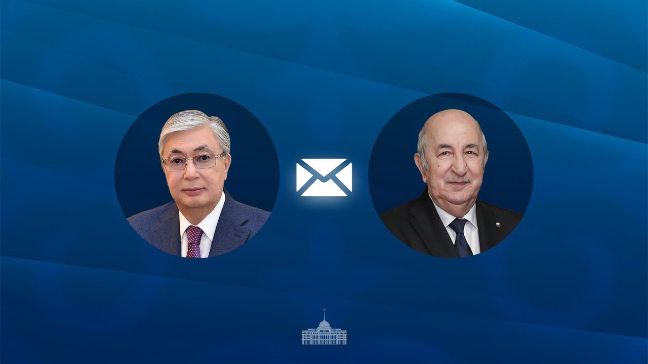 Глава государства направил поздравительную телеграмму Президенту Алжира