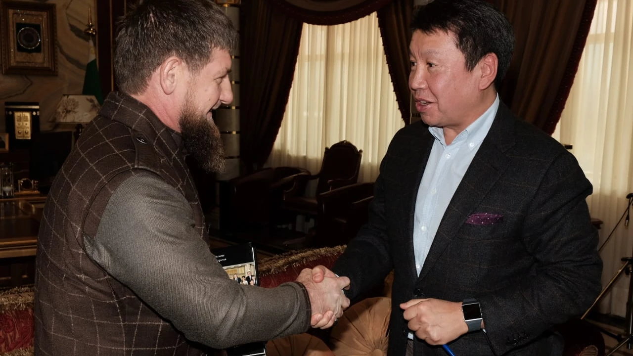 Ramzan Kadyrov and Yerlan Bekkhozhin, as a sign of friendship and respect, shook hands in the official residence of the Head of the Chechen Republic. 