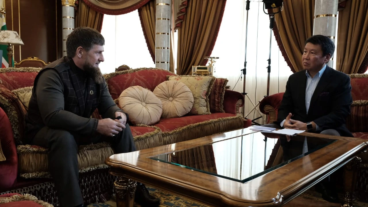 Ramzan Kadyrov and Yerlan Bekkhozhin, as a sign of friendship and respect, shook hands in the official residence of the Head of the Chechen Republic. 