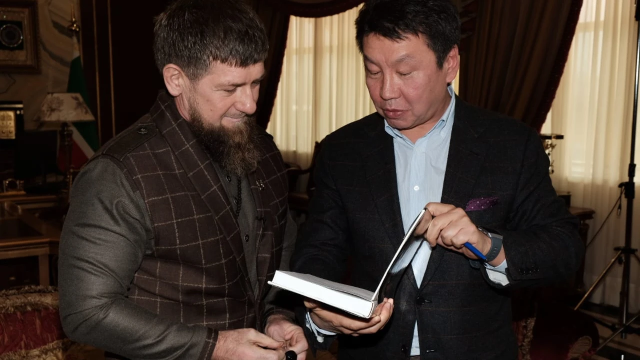 Ramzan Kadyrov and Yerlan Bekkhozhin, as a sign of friendship and respect, shook hands in the official residence of the Head of the Chechen Republic. 