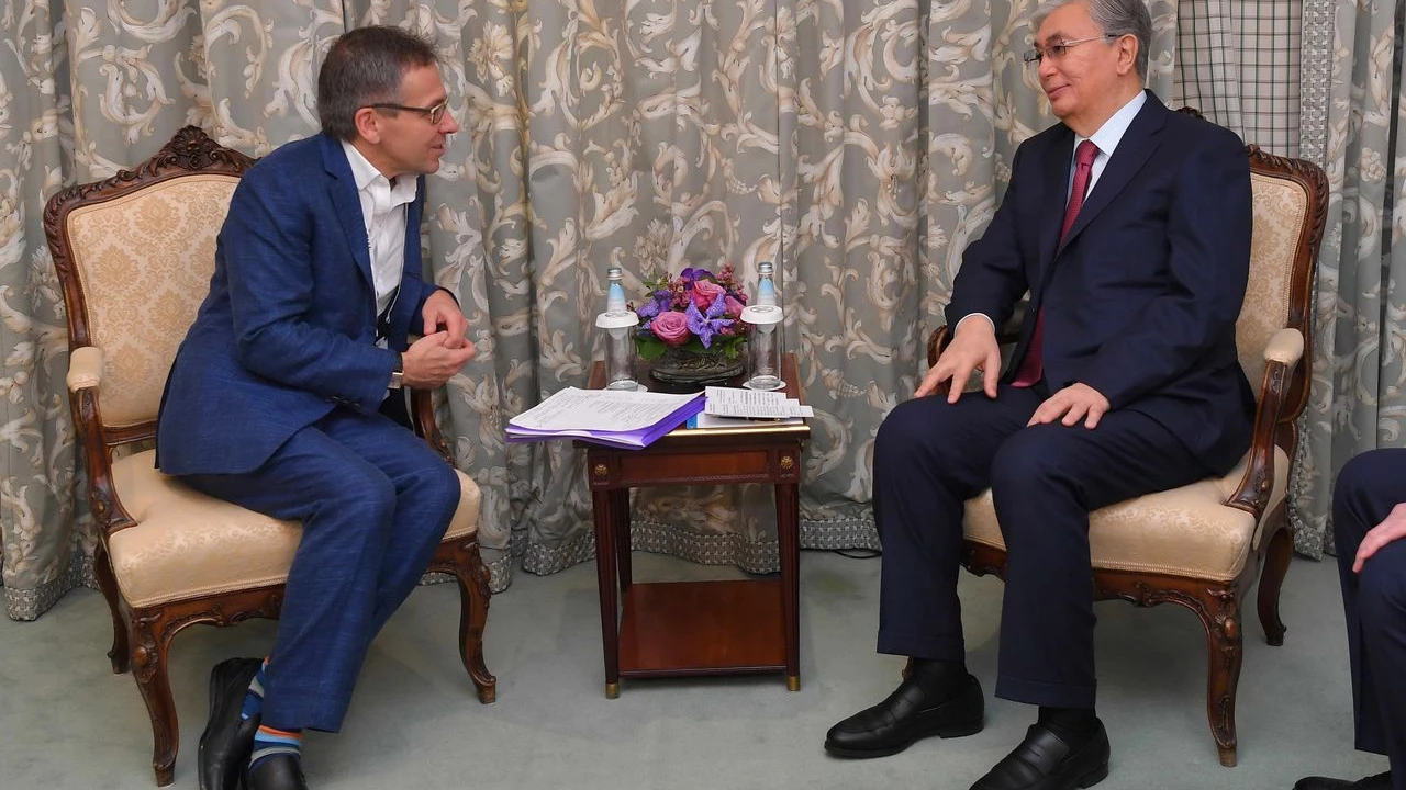 Kassym-Jomart Tokayev meets President of Eurasia Group Ian Bremmer 