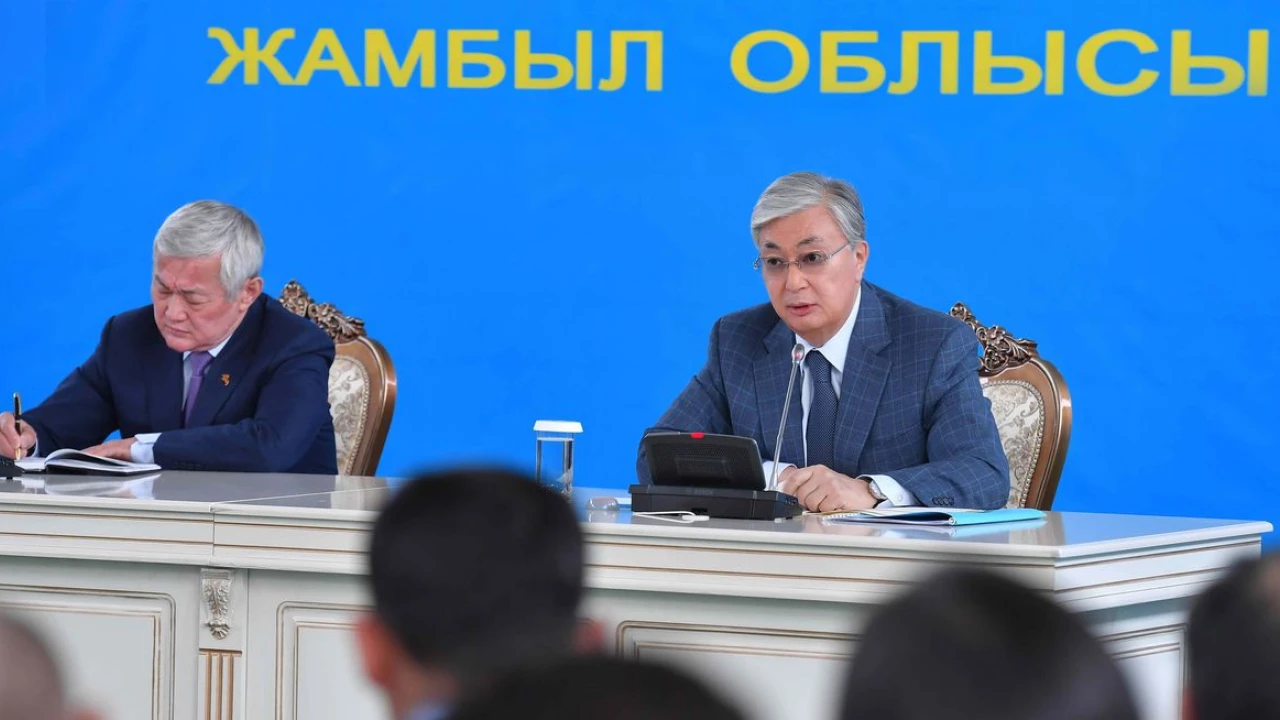 The Head of State meets with residents of Karakemer village 