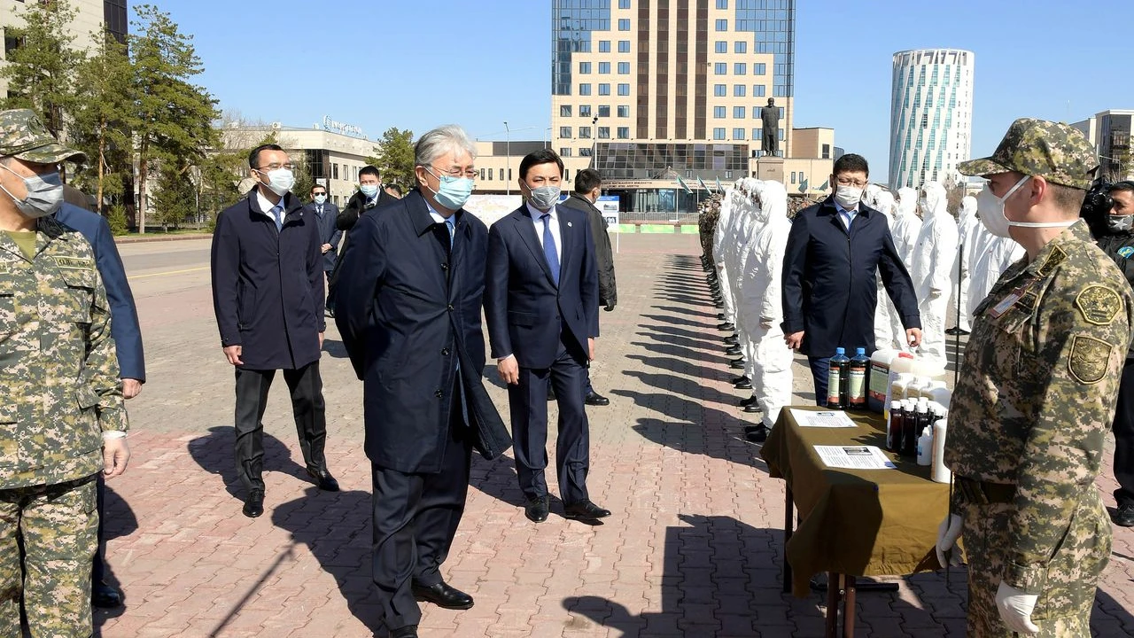 Мемлекет басшысы аумақтық қорғаныс бригадасының әскери қызметшілерімен кездесті 