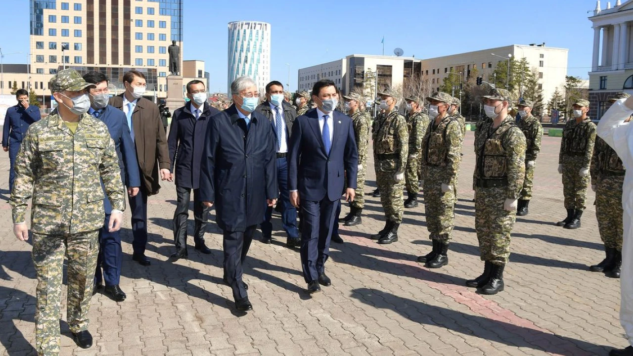 Мемлекет басшысы аумақтық қорғаныс бригадасының әскери қызметшілерімен кездесті 