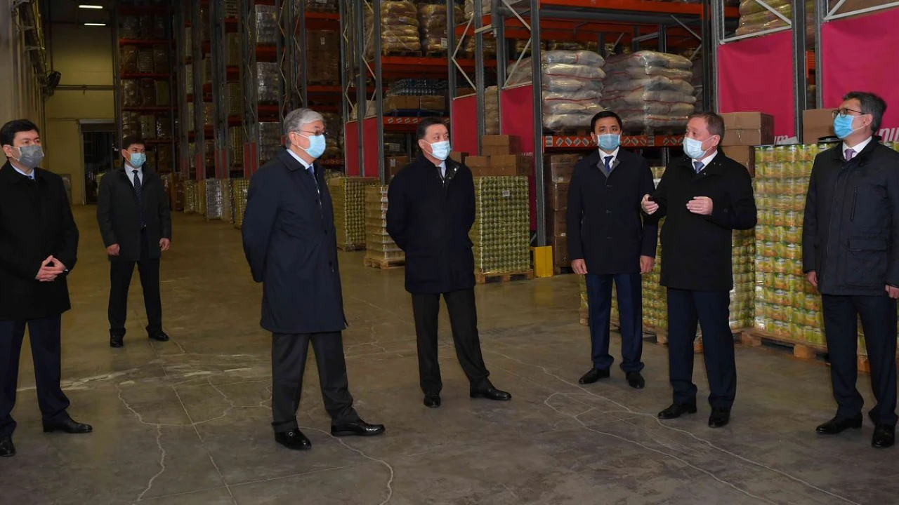 Kassym-Jomart Tokayev visits the transport and logistics centre 