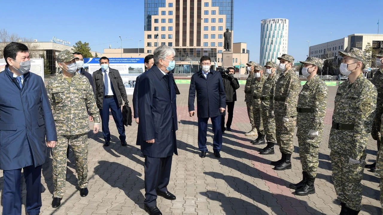 Глава государства встретился с военнослужащими бригады территориальной обороны 