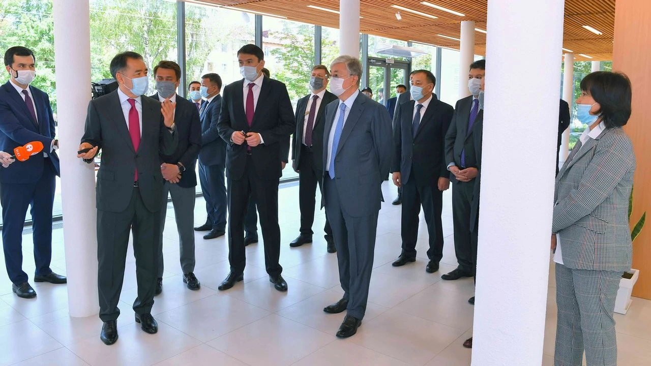 The President of Kazakhstan visits the Main Botanical Garden of Almaty 