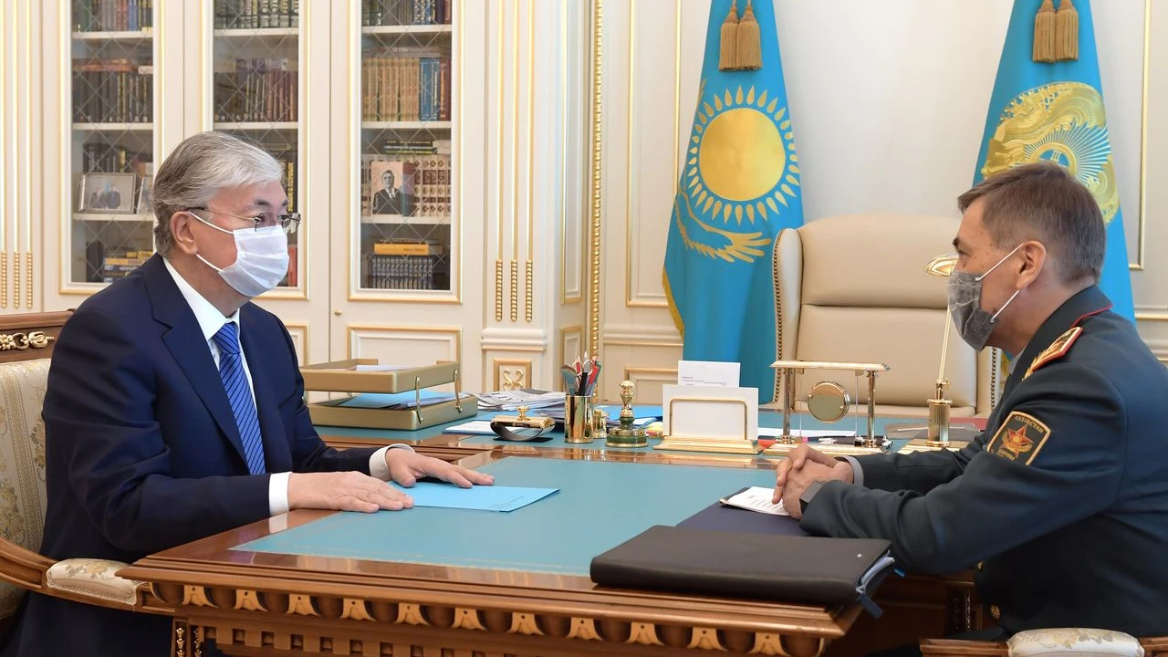 President Kassym-Jomart Tokayev receives Minister of Defense Nurlan Yermekbayev 