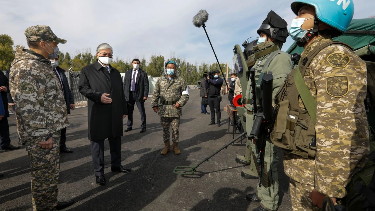 Қазақстан Президенті – Қарулы Күштердің Жоғарғы Бас қолбасшысы кешенді бітімгершілік оқу-жаттығу жиынына қатысты 