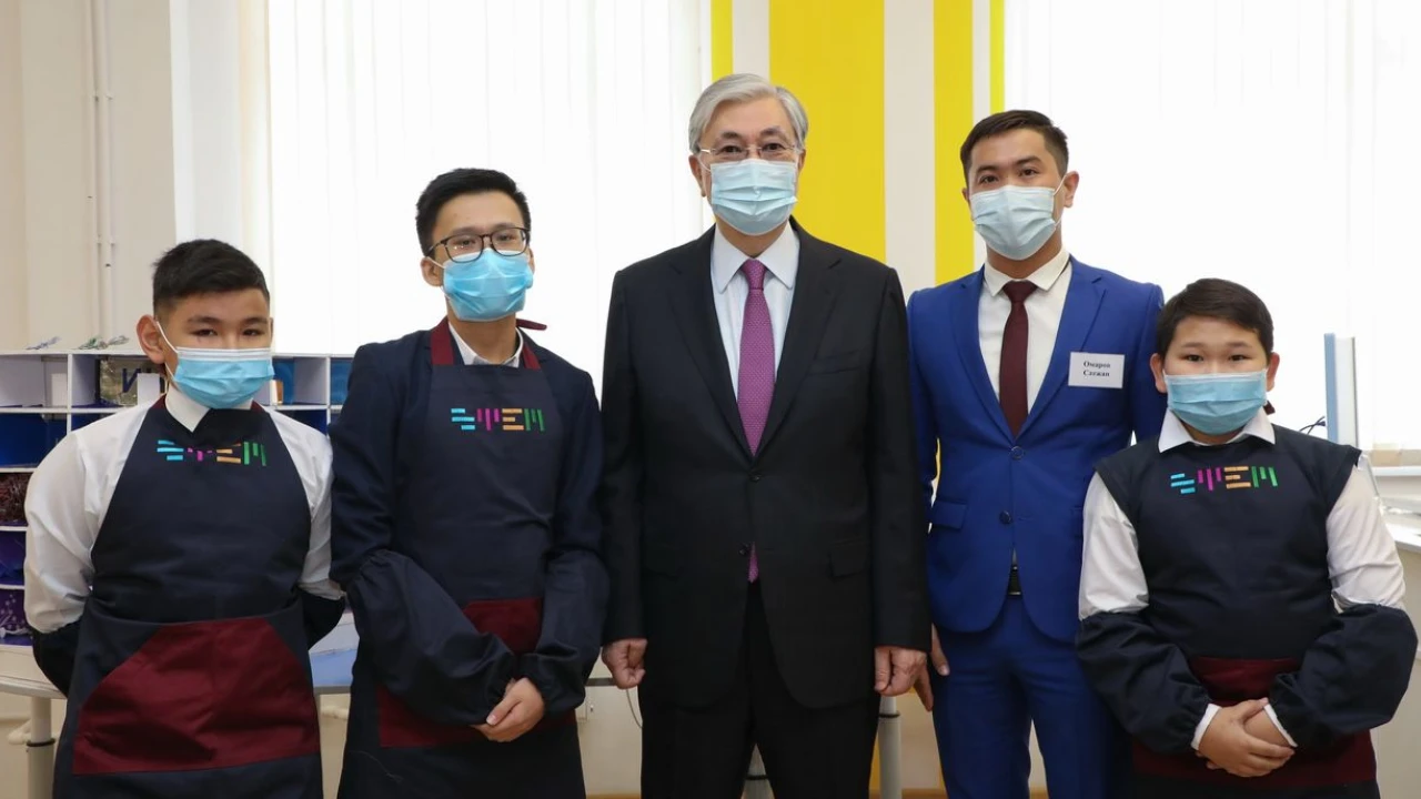 The Head of State visits new school in Karaganda 