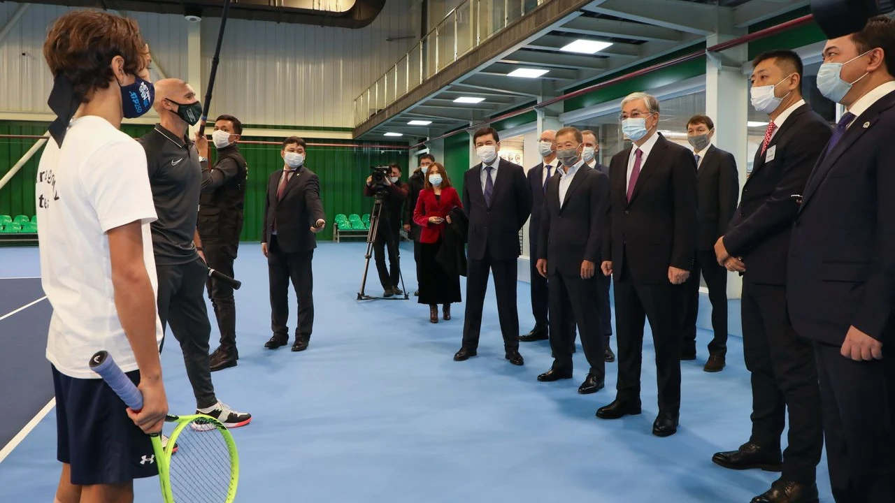 Kassym-Jomart Tokayev visits a number of sports facilities in Karaganda 