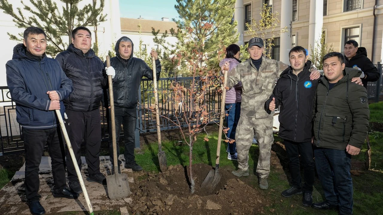 Телерадиокомплекс Президента РК провёл экологический тимбилдинг 