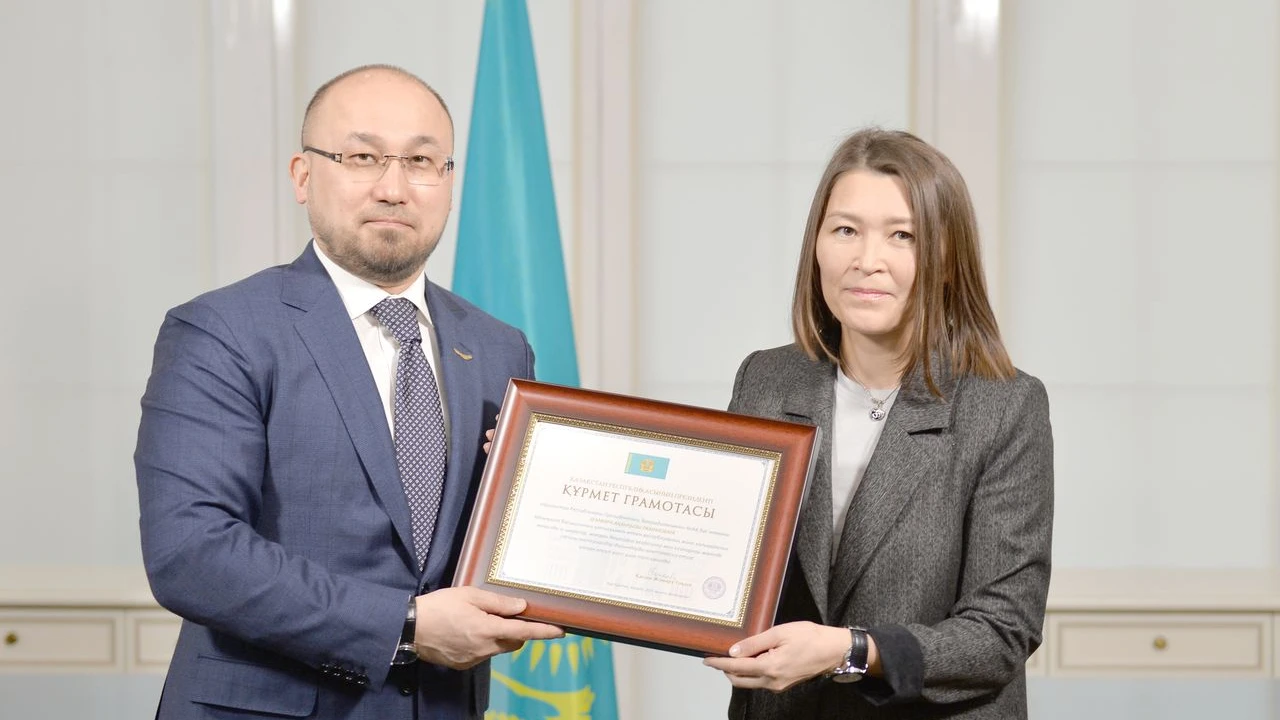 В канун Дня независимости 31 сотрудник НАО "Телерадиокомплекс Президента РК" получили государственные награды. 