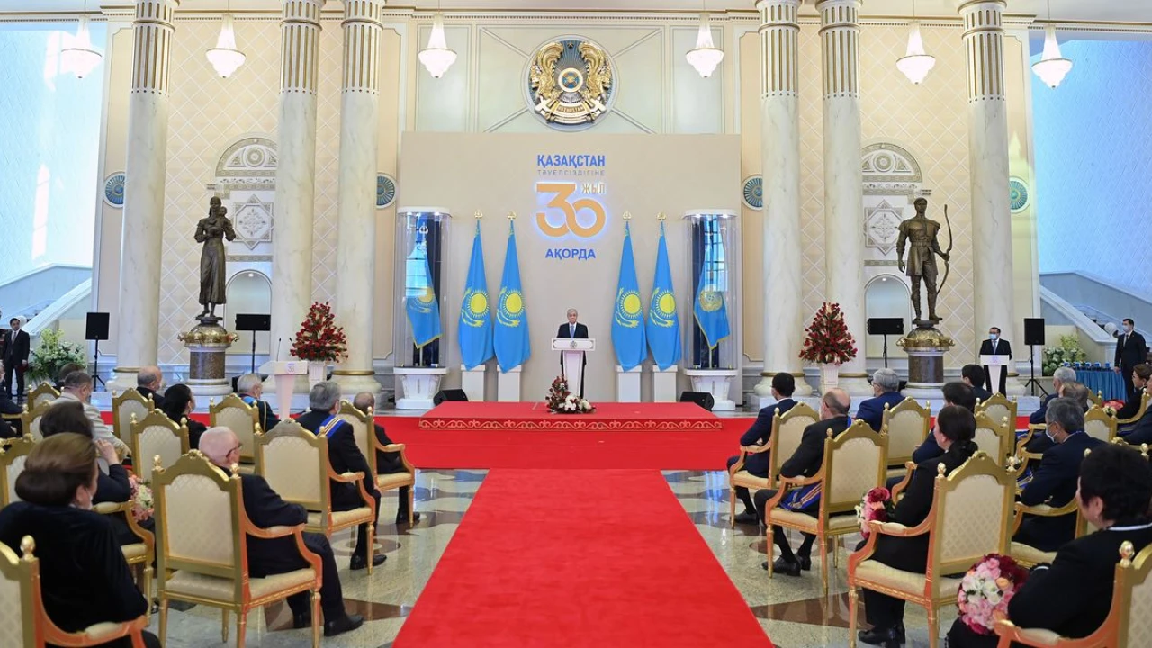 Президент Қасым-Жомарт Тоқаев Мемлекеттік наградалар мен сыйлықтар тапсыруға арналған салтанатты рәсімге қатысты 