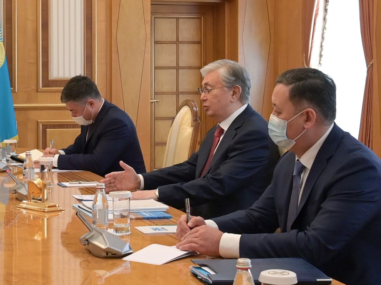 Kassym-Jomart Tokayev receives the CEOs of a number of Swiss companies