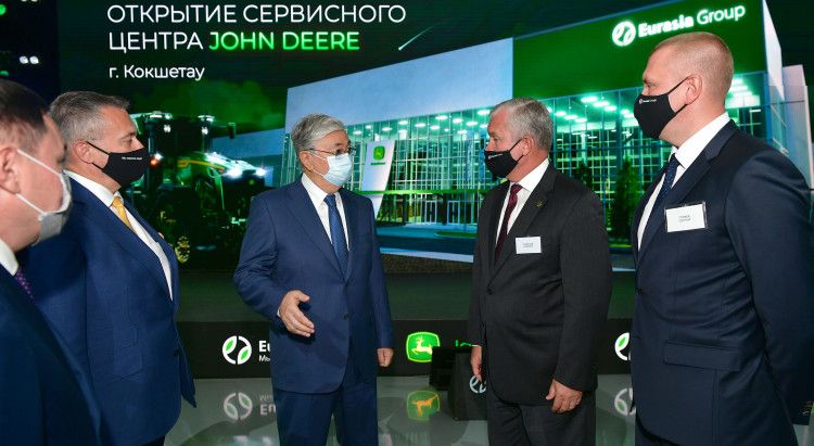 Қасым-Жомарт Тоқаев «Eurasia Group Kazakhstan» ЖШС-нің сервис орталығын аралап көрді