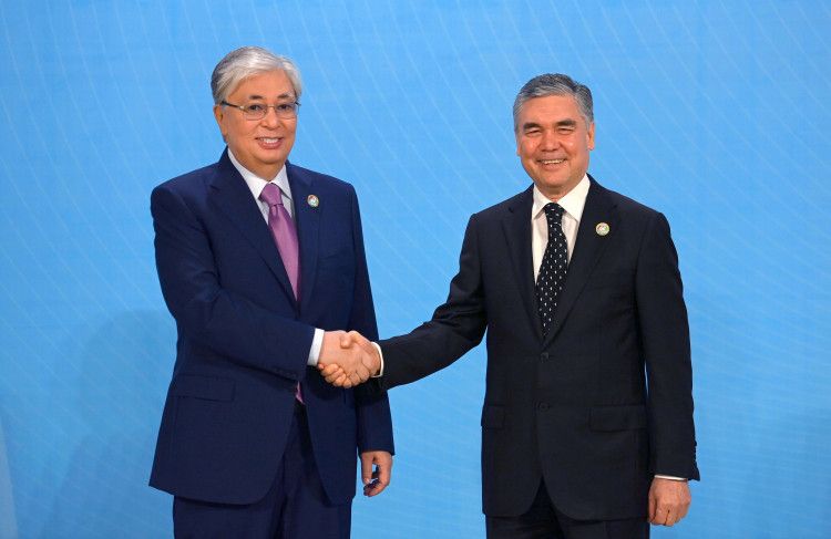 President Kassym-Jomart Tokayev held a meeting with President Gurbanguly Berdimuhamedow of Turkmenistan