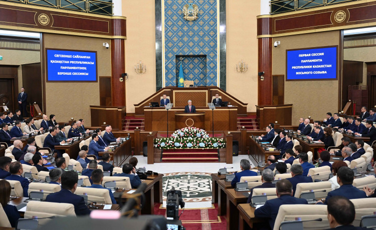 Мемлекет басшысы Қасым-Жомарт Тоқаев VIII сайланған Парламенттің бірінші сессиясының ашылуына қатысты